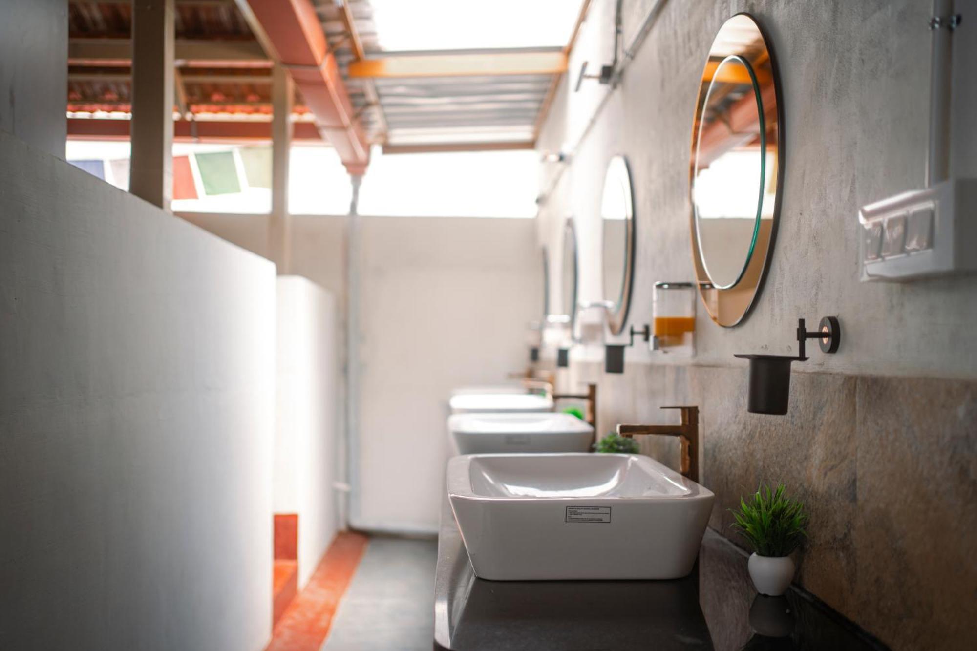 Auberge de jeunesse Leo Vishroam à Mysore Extérieur photo