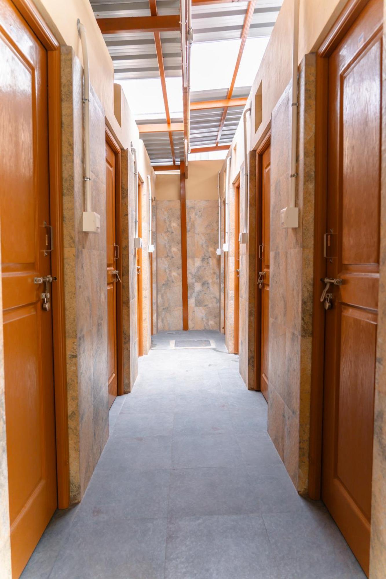 Auberge de jeunesse Leo Vishroam à Mysore Extérieur photo